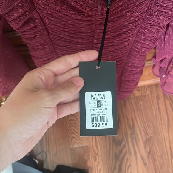 Burgundy mini with long sleeves - Picture 2 of 2